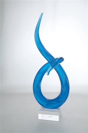 UNA SCULTURA IN VETRO, Murano, anni '60.Altezza cm 40,5.