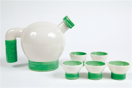 ROMETTI Un servizio da liquore, anni '30. Composto da una bottiglia e cinque...