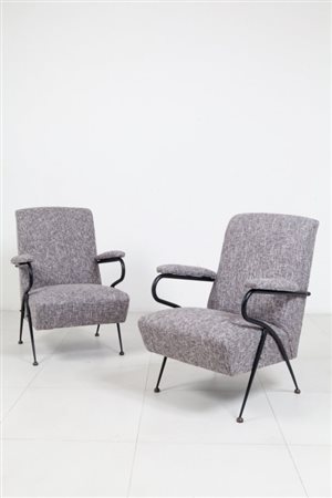 DUE POLTRONE, anni '50. Supporti di ferro verniciato, piedini di ottone,...