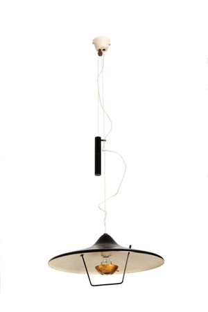 STILNOVO Una lampada a sospensione a saliscendi, anni '50. Ottone verniciato,...