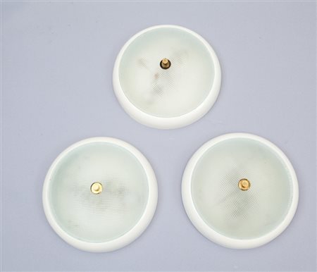 TRE LAMPADE A PLAFONE, anni '50. Alluminio laccato, ottone, vetro stampato....