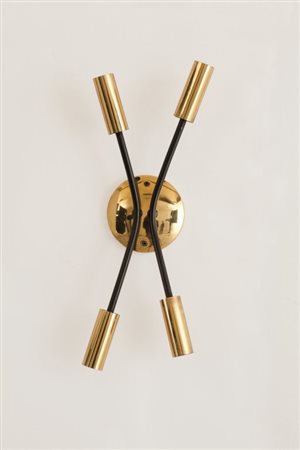 UNA LAMPADA A PARETE, anni '60. Ottone lucido e verniciato. Altezza cm 45,...