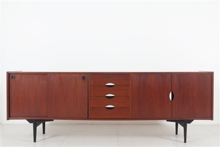 STILDOMUS (Editore)Una credenza, anni '60. Legno impiallacciato in teak,...