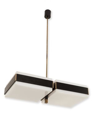 UNA LAMPADA A SOSPENSIONE, anni '60. Lamierino verniciato, ottone, perspex,...