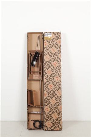 JOE COLOMBOUna lampada da terra "Spider" per O-LUCE, 1965. Metallo laccato,...