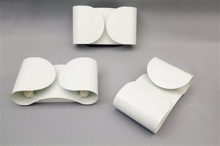 TOBIA SCARPA Tre lampade a parete "Foglio" per FLOS, 1966. Foglio di acciaio...