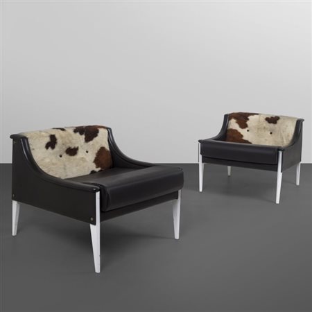 GIO PONTI Due poltrone "Dezza" per POLTRONA FRAU, 1965. Legno di faggio...