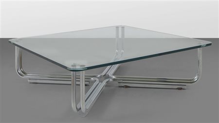 GIANFRANCO FRATTINI Un tavolino "784" per CASSINA, 1968Acciaio cromato,...