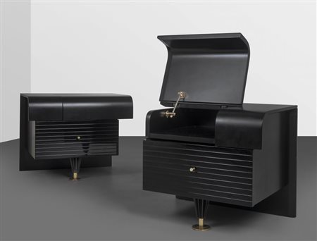 PIERRE CARDIN Due comodini, anni '70. Ottone, ghisa, legno laccato. Marca...