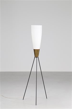 MANIFATTURA ITALIANA Piantana in ottone con vetro satinano . Ottone e vetro....