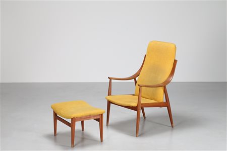 PETER HVIDT E ORLA MØLGAARD-NIELSEN Una poltrona con pouf disegnata da Peter...