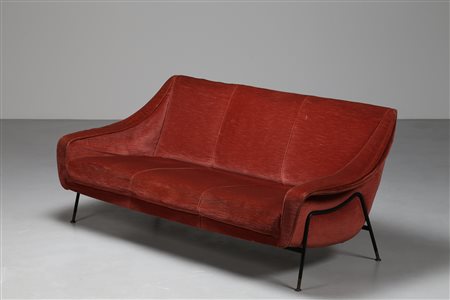 BOZZI AUGUSTO (1924 - 1982) Divano tre posti con struttura in metallo nero,...