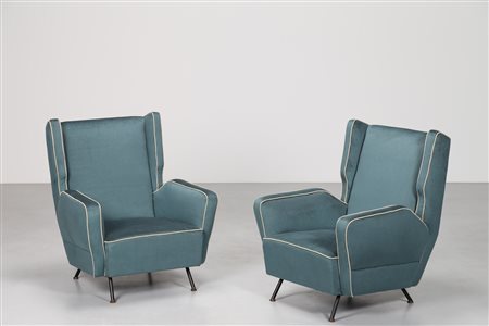 MINOLETTI GIULIO (1910 - 1981) Coppia poltrone in velluto azzurro e profili...
