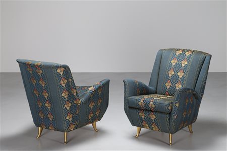 I.S.A. Coppia di poltrone, piedini in ottone e tessuto . Ottone e tessuto. Cm...