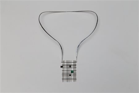 PINTON MARIO Collier in oro bianco con zaffiri e smeraldo. Oro bianco,zaffiri...