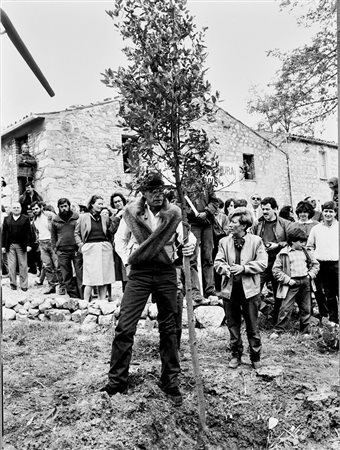 JOSEPH BEUYS Krefeld 1921 – Düsseldorf 1986 LOTTO DI 03 FOTOGRAFIE COMPOSTO...
