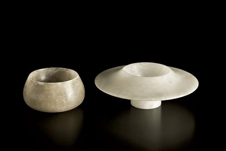 PICCOLO VASO E CENTROTAVOLA IN ALABASTRO, TORNITO E DISEGNATI PER LA SOCIETÀ...