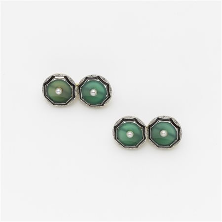 Gemelli in oro giallo e platino con quarzo microcristallino verde, onice e...