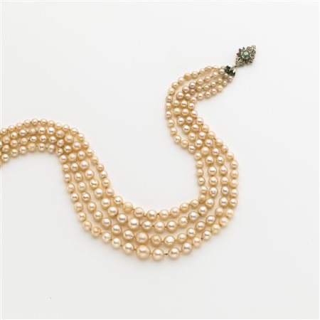 Collana a quattro fili scalati di perle coltivate, forma da tonda ad ovale...