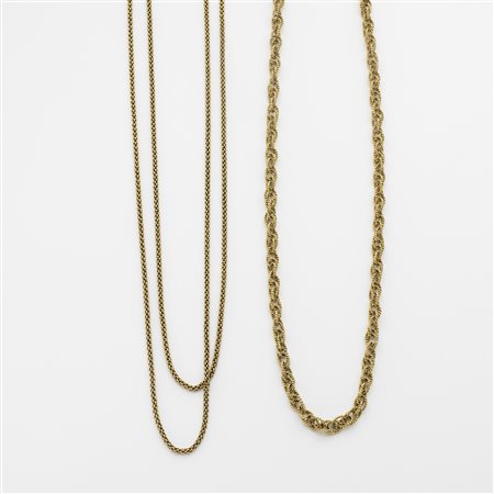 Due catene lunghe in oro giallo e rosso una lungh. cm 82 e l'altra cm 218...