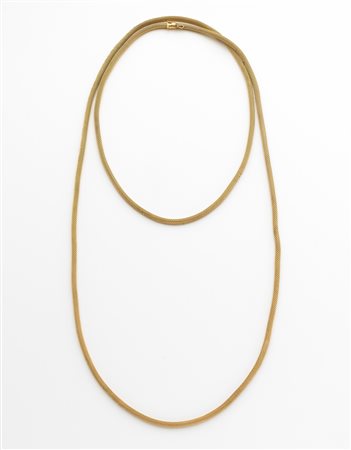 Collana lunga in oro giallo di sezione cilindrica a maglia incatenata g. 85...