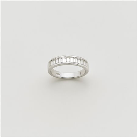 Anello in oro bianco e diamanti baguette misura 17/57, g.4,80 Diamond white...