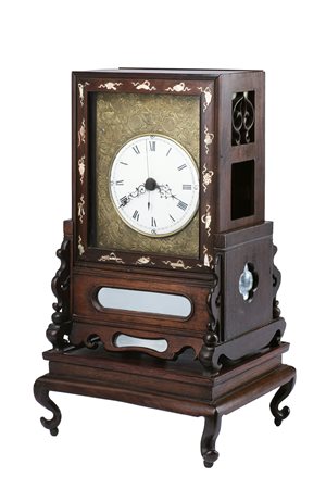 CHAREG, CINA Orologio da appoggio in legno, bronzo con decorazione di...