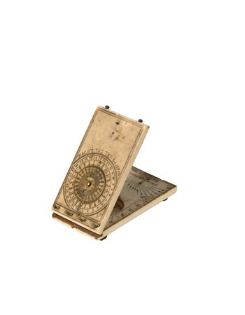 HANS TUCHER Orologio solare dittico in avorio, con punzone del serpente...