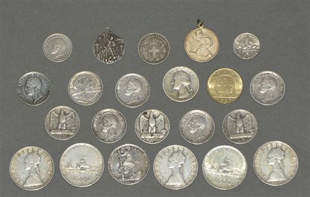 [ITALIA] Lotto composto da otto 5 lire Vittorio Emanuele III, cinque 500 lire...