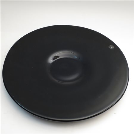 Piatto cm 38 in vetro viola sagomato XX sec.