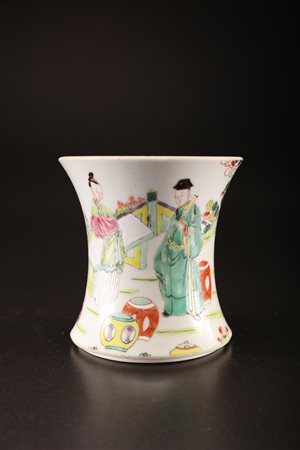 Arte Cinese Portapennelli in porcellana policroma raffigurante un letterato...