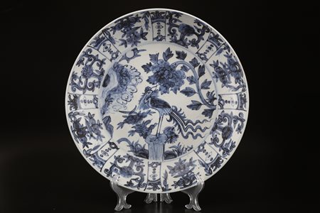 Arte Cinese Piatto bianco blu della tipologia Swatow Cina, fine dinastia...