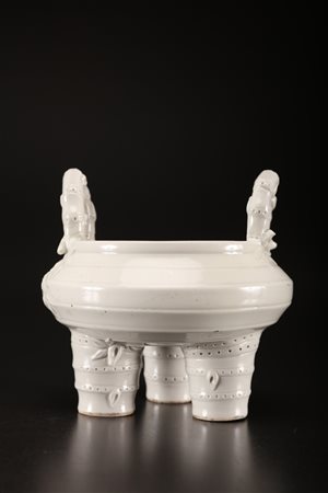 Arte Cinese Bruciaprofumi in porcellana bianco di cina Cina, XVII secolo o...