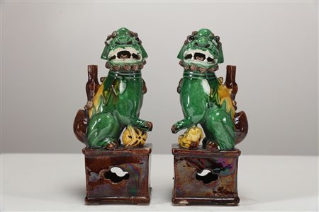 Arte Cinese Coppia di cani di pho in porcellana smaltata di verde, giallo e...