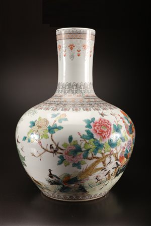 Arte Cinese Grande vaso in porcellana policroma dipinto con uccelli tra rami...