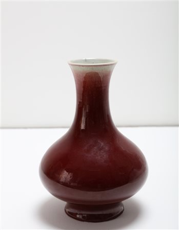 Arte Cinese Vaso in porcellana langyao invetriato di rosso con bordo...
