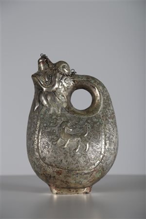 Arte Cinese Fiasca in lega d'argento sbalzato Cina, dinastia Tang o...