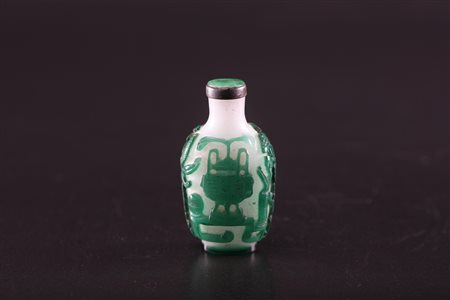 Arte Cinese Tabacchiera in vetro decorato con applicazioni in vetro cammeo...