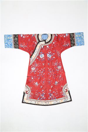 Arte Cinese Vestito in seta rossa Cina, dinastia Qing, XIX secolo . . Cm...