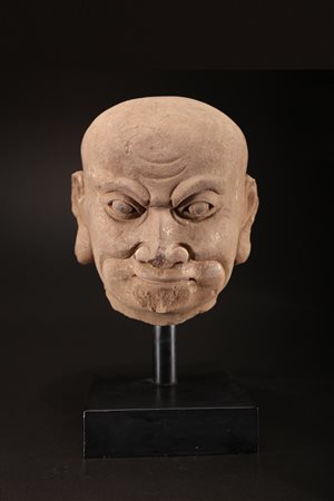 Arte Cinese Testa in arenaria rosa raffigurante un lohan Cina, inizio...