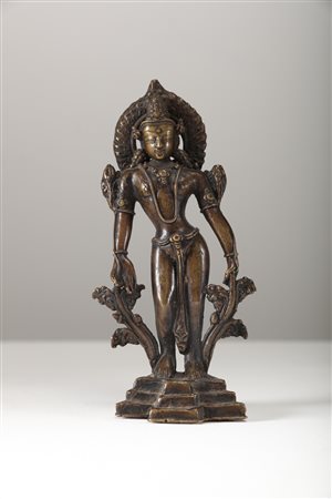 Arte Himalayana Statua in bronzo dorato raffigurante Tara Verde Nepal o Nord...