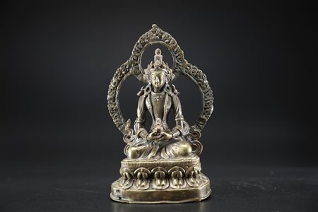 Arte Himalayana Statua in bronzo dorato raffigurante Amitayus Nepal, XIX...