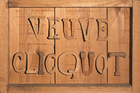 MARIO CEROLI(Castelfrentano 1938)Veuve Clicquotstruttura in legno sagomato,...