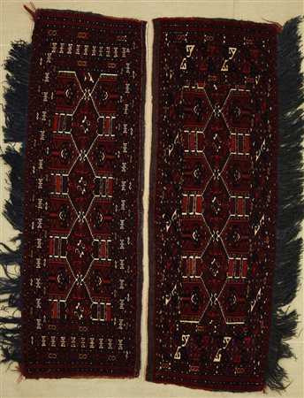 COPPIA TORBE SARIK Turkestan Occidentale. 1930 circa. Fondo sangue cotto,...