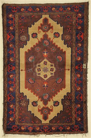 FERDUS Persia Settentrionale. 1920 circa. Fondo chiaro, centro e angoli...