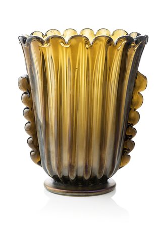 ARCHIMEDE SEGUSO, Venezia 1909 - 1999, Vaso in vetro a grande coppa...