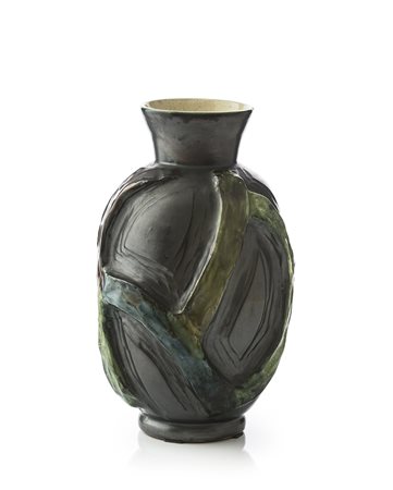 VASO IN CERAMICA , Corpo a lustro con riquadri irregolari , delimitati da...