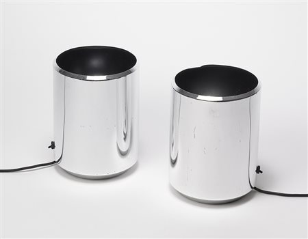 Coppia di lampade da tavolo in metallo cromato. Produzione inglese, anni 70...