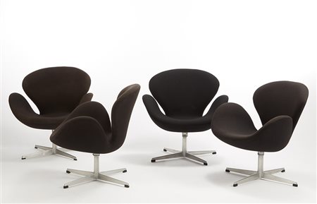 Arne Jacobsen ( 1902 - 1971) Quattro sedie modello "Swan". Produzione Fritz...