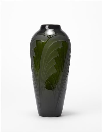 Legras Grande vaso Dèco in vetro verde stampato e decorato all'acido. Francia...